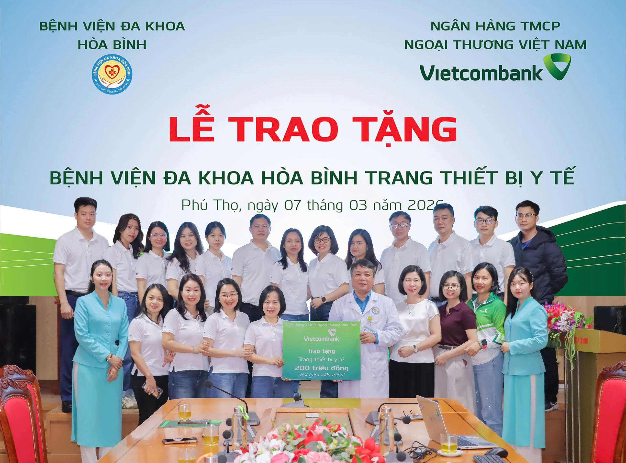 Ngân hàng Ngoại thương Việt Nam đến thăm và trao tài trợ tại Bệnh viện Đa khoa Hòa Bình